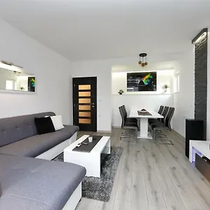 https://floyd.hotelinzadar.com