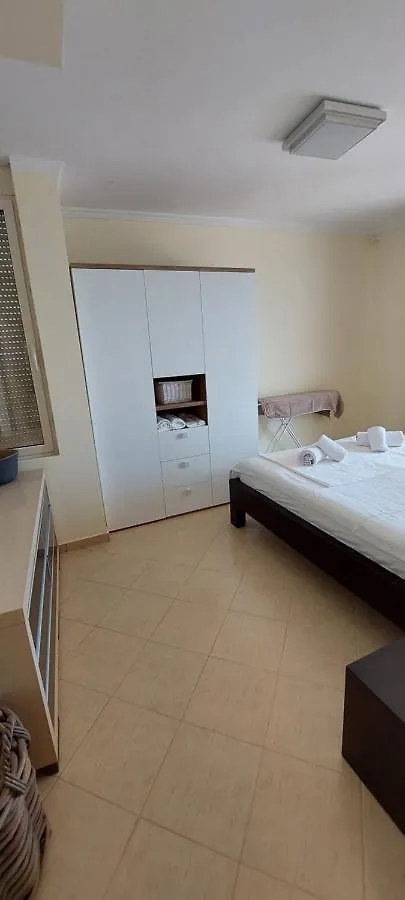 Kledia'S Apartment Dıraç
